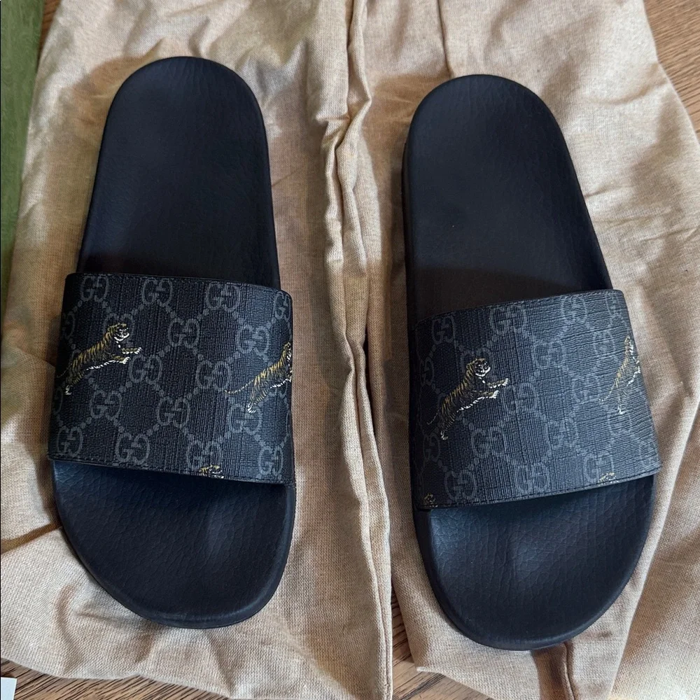 Gucci Men’s Tiger Print Slide Sandal